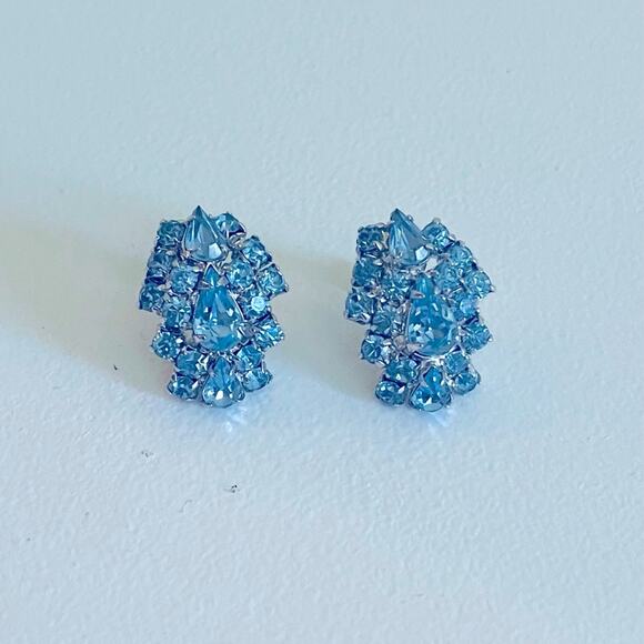 Vintage MCM 50s Blue Rhinestone Cluster Screw-Back Earrings Special Occasion - Picture 12 of 12